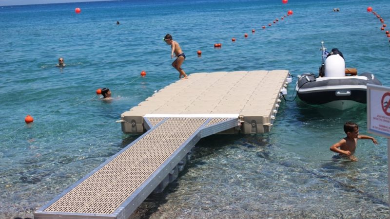 prezzo di un pontile galleggiante spiaggia